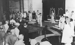 File:Lord Mountbatten swears in ...