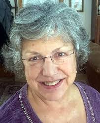 Lea Phelps's Instagram, Twitter & Facebook