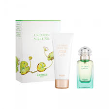 Effet décoratif assuré avec cette fontaine pour jardin de ubbink : Set Jardin Sur Le Nil Eau De Toilette 50 Ml Body Lotion Aelia Duty Free 10 Off On Your Online Order