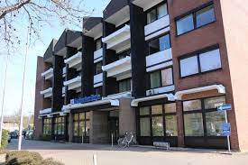 Adresse, telefon, fax, öffnungszeiten, kundenbewertungen, wegbeschreibungen und mehr. Gladbacher Bank In Monchengladbach 41238 Kleinenbroicher Strasse 2 Meinestadt De Telefonnummer Adresse