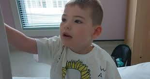 Big brother steps in for Cambuslang tot stuck in hospital