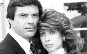 Julianne Phillips's Instagram, Twitter & Facebook