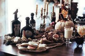 The dinning room was decorated appropriately with some potions, spider china, crystals and of course floating candles just like in the great hall. Harry Potter Fall Dinner Party Ideas Decor Parties365