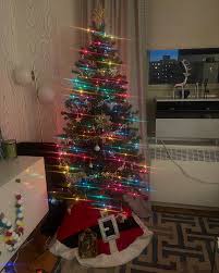 Saw the Polar Express today in WH today, Santa(and the Grinch) have come to  town. Great surprise to see the fire department do it up today, by driving  around the neighborhood with