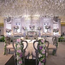 Mawarprada By Ario W Ambar K On Instagram Akad Nikah Dita Faisal Sandzil Simple And Elegant Decor With A Tema Pernikahan Tempat Pernikahan Ide Perkawinan