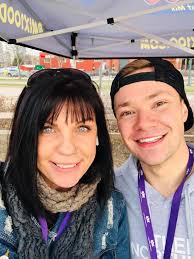 Mix 100's Shannon Steele and Derek ready for #PINK at the Pepsi Center