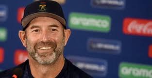 Former record-setting MLB relief pitcher dies at age 53