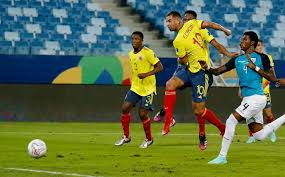 La selección colombia perdió de forma agónica contra brasil en su cuarto partido en la copa américa después de un polémico gol que convalidó el árbitro néstor pitana a instancias del var. Colombia Gana Con Un Gol De La Galera El Diario Bolivia