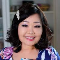 What tongs does maangchi use? Emily Kim Maangchi The Personality Database Pdb Health Food Beauty Fashion Lifestyle