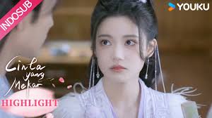 [Highlight] Cinta yang Mekar EP04 : Xuan Ling dan Xue Chen memakai gelang  yang sama |YOUKU