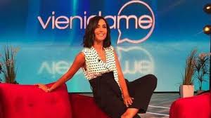 Caterina balivo è la conduttrice molto amata di detto fatto. Caterina Balivo Nei Guai Per Una Gaffe Rischia Il Licenziamento