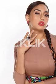 Pelakon, zarina anjoulie lavocah memuat naik video di igtv instagramnya, memohon maaf permohanan pelakon dan model, zarina anjoulie mohamad fahizul supaya mahkamah tinggi di. Zarina Anjoulie Lavocah Pelakon Klik