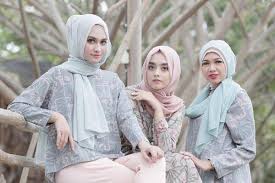 Contoh proposal usaha tentunya dapat memberikan gambaran perencanaan sebelum memulai sebuah bisnis, sekaligus dapat meyakinkan calon investor. Yuk Perhatikan Segmentasi Pasar Bisnis Hijab Jika Menekuni Usaha Ini