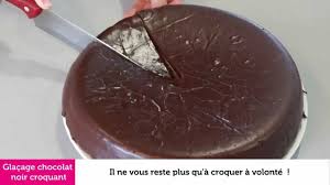 La recette simple du glaçage au fromage à la crème (cream cheese). Recette Allechante Du Glacage Au Chocolat Noir Croquant Youtube