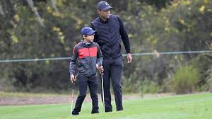 Son dakika ajanslara düşen habere göre ise golf efsanesi los angeles'te kaza geçirdi. Watch Like Father Like Son Charlie Woods Swing Is Just Like Dad Tiger S