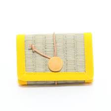 inoca on instagram inoca case 104山吹 やまぶき golden yellow 203琥珀 こはく amber きりりとシャープなアイテムが多いビジネスシーン でも 時にはほっこり気分が味わえるケースもいいのでは inoca jp ja case
