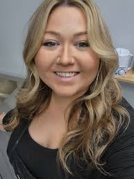 Sarah Swope's Instagram, Twitter & Facebook