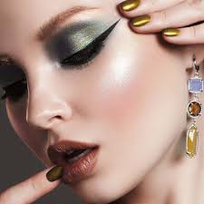 2402 Spellbound Glass Glow All Over Highlighter 2. Stellar Gold