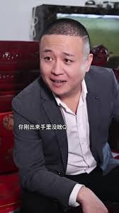 兄弟用心交，情义比天高