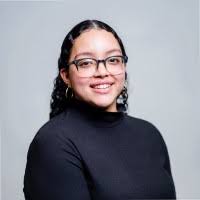 Karen Maradiaga's Instagram, Twitter & Facebook