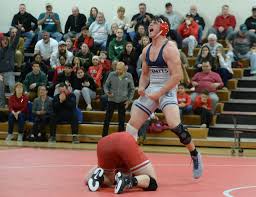 Compelling weight classes and what to watch for at wrestling Districts  25-32