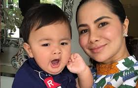 Difahamkan hari ini, kedua mereka mahkamah rendah syariah kuala lumpur bagi menyelesaikan kes perceraian mereka. Adik Noor Nabila Perli Sharnaaz Ahmad