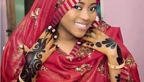 Yanda ake wasa da nonuwan budurwa kafin a ci gindinta. Labaran Batsa Babbar Yaya Shin Nicole Prause Tasirin Masana Antar Batsa Ne Kwakwalwarka Akan Batsa Labaran Batsa Masu Dadi Tare Da Jummai Ibrahim Lorna Ryba