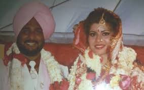 Punjabi singer sardool sikande is a famous and well renowned actor and director. It S Funny How Amar Noorie Sardool Sikander S Wedding Became A Comedy Of Errors