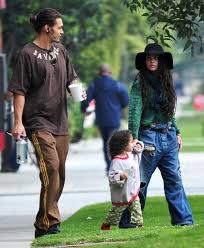 Lisa bonet my black is beautiful beautiful people beautiful women afro curly hair styles natural hair styles actrices hollywood portraits. Lisa Bonet Packs A Picnic Celebrity Baby Scoop Jason Momoa Lisa Bonet Lisa Bonet Jason Momoa Wife