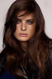 Messy Long Hairstyles With Side Bangs For Women With Round Face For Fine Hair That Matching With Dark Chocolate Hair Styles Fall Hair Color Gorgeous Hair Color
