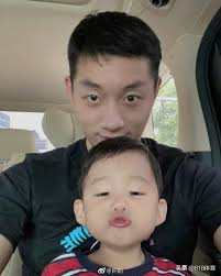 Sweet! Xu Xinshai and his beloved wife Yao Yan have been in love for 12  years.