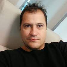 Prezentatorul a dezvăluit motivul pentru care dispare de pe sticlă după atâția ani. Serban Huidu Youtube