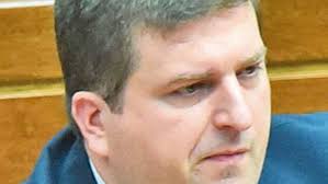 Kemper confirmó que dio positivo al Covid