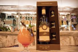 Beluga noble russian vodka was first created in 2002 by the mariinsk distillery. Beluga Gold Line Botella De Piel Picture Of Champagneria Jey Pi Queretaro City Tripadvisor