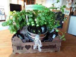 Andere frauen wiederum finden gefallen an autos und stehen auf geschenke mit ordentlich motorpower. Krautergarten Geschenke Fur Den Mann Geschenke Geschenke Fur Manner Geschenk Garten