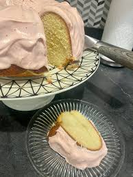 Carrot cake classic carrot cake with hints of cinnamon and clove made super moist by pineapple as a secret ingredient. P9 Buvoaxbp63m