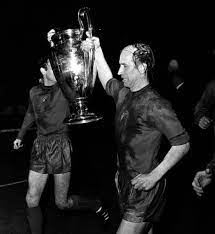 Did Bobby Charlton And Dennis Viollet Switch Seats With Tommy Taylor And David Pegg Right Before Bobby Charlton Manchester United Champions Munich Air Disaster