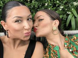 She is known for painting celebrity portraits and has shown off her work of angelina jolie, amy winehouse. Sophie Brussaux 6 Things You Didn T Know About Drake S Ex Sohh Com