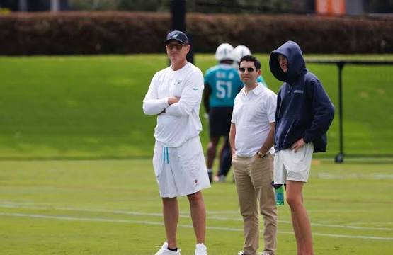 A concerning update out of Miami is raising questions about the Dolphins'  quarterback depth chart.🐬 According to a team reporter, the situations  involving Malik Willis and rookie Quinn Ewers may not be