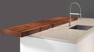 Badefaeeedb einschließlich fabelhaft konzept beige hochglanz kuche und holz arbeitsplatte. Arbeitsplatten Aus Quarzkomposit Kuchen Journal