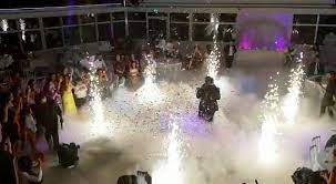 Royal am see | sie planen eine tagung, ein seminar, eine messe, eine firmenfeier oder wissen noch nicht, wo ihr unternehmen die weihnachtsfeier veranstalten soll? Royal Am See Hochzeit Wie Auf Wolke 7 Facebook