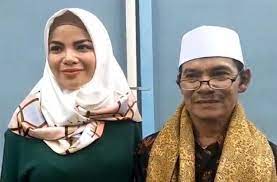 Dınar candy bongkar artıs dangdut yang ke gep jadı pelakor. Kerap Tampil Seksi Siapa Sangka Dinar Candy Anak Guru Ngaji Matamata Com