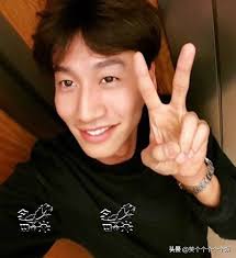 According to a statement from his agency published by news outlets, the actor and comedian is stepping down due to health reasons related to his injury from a car accident last year. 1nm814mvybopgm