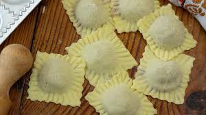 Ravioli ripieni di carne fatti in casa: Ravioli Di Carne Con Pasta Fresca Senza Uova Quella Lucina Nella Cucina
