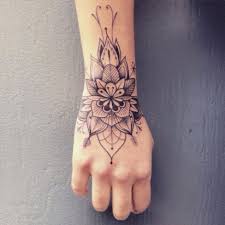 Flor De Lotus Mandala Tattoo Feminina No Braco As frases podem carregar significados. flor de lotus mandala tattoo feminina