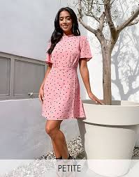 Akeem osborne, finn hayton, louis griffiths. New Look Petite Mini Freizeitkleid In Rosa Getupft Asos
