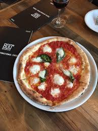 Let us bring the pizza, fun sandwiches and healthy salads. 800 Degrees Neapolitan Pizza At Tokyo International Forum Foodicles