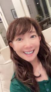 小孫女昨天來探我，帶了很多醫生的遊戲工具。因為媳婦告訴她奶奶有點不舒服，所以她說要「為奶奶做檢查」😂😂😂💓❣️ 好可愛。  她為我探熱，聽心跳，量血壓，打針…還給我貼膠布，又給我藥水和藥丸‼️ 真貼心，好感動啊！ 媳婦為我做了粥和湯，非常好味道！ 真有孝心 ...