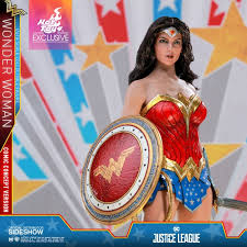 As we finally got to see on the big screen, wonder woman is truly one of the best comic book characters in existence. Wonder Woman Comic Concept Version Dc Comics 1 6 Scale Figur Piece Hunter Swiss Collectible Shop