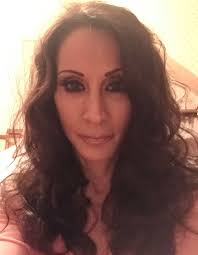 It's National Beautician's Day! 💄💇💆‍♀️💅 As someone who still dabbles in  the beauty industry, I've always cut my own hair. Have you ever done so?